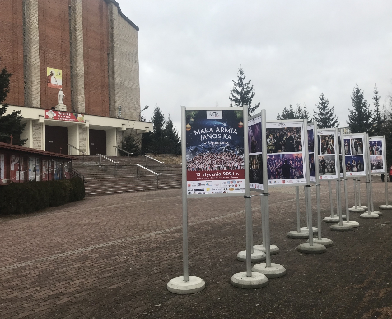  Wspaniałe wspomnienia z koncertu Małej Armii Janosika - Wystawa zdjęć już dostępna!