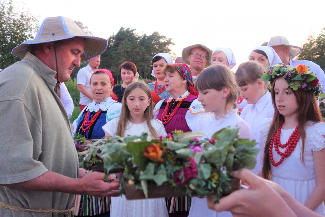 Wręczanie wyłowionych wianków