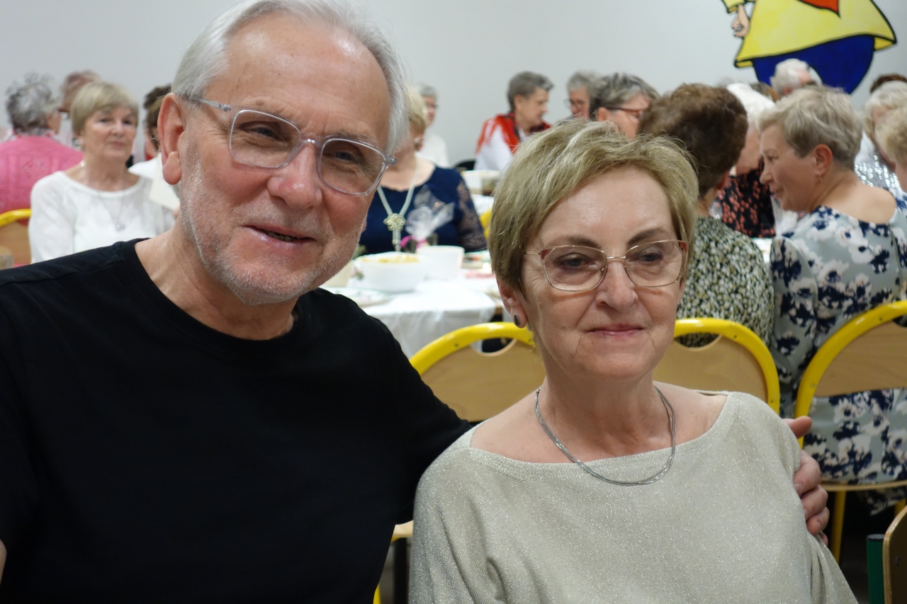 Seniorzy na spotkaniu świętecznym