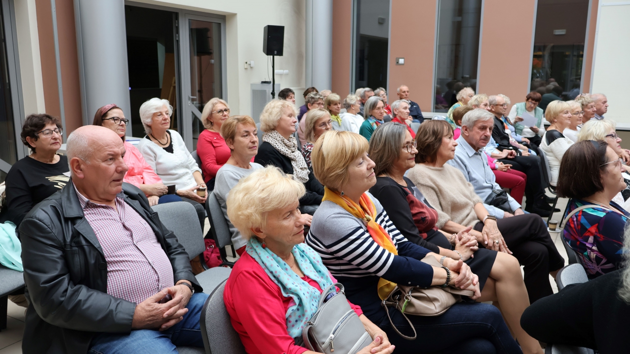 Seniorzy podczas spotkania