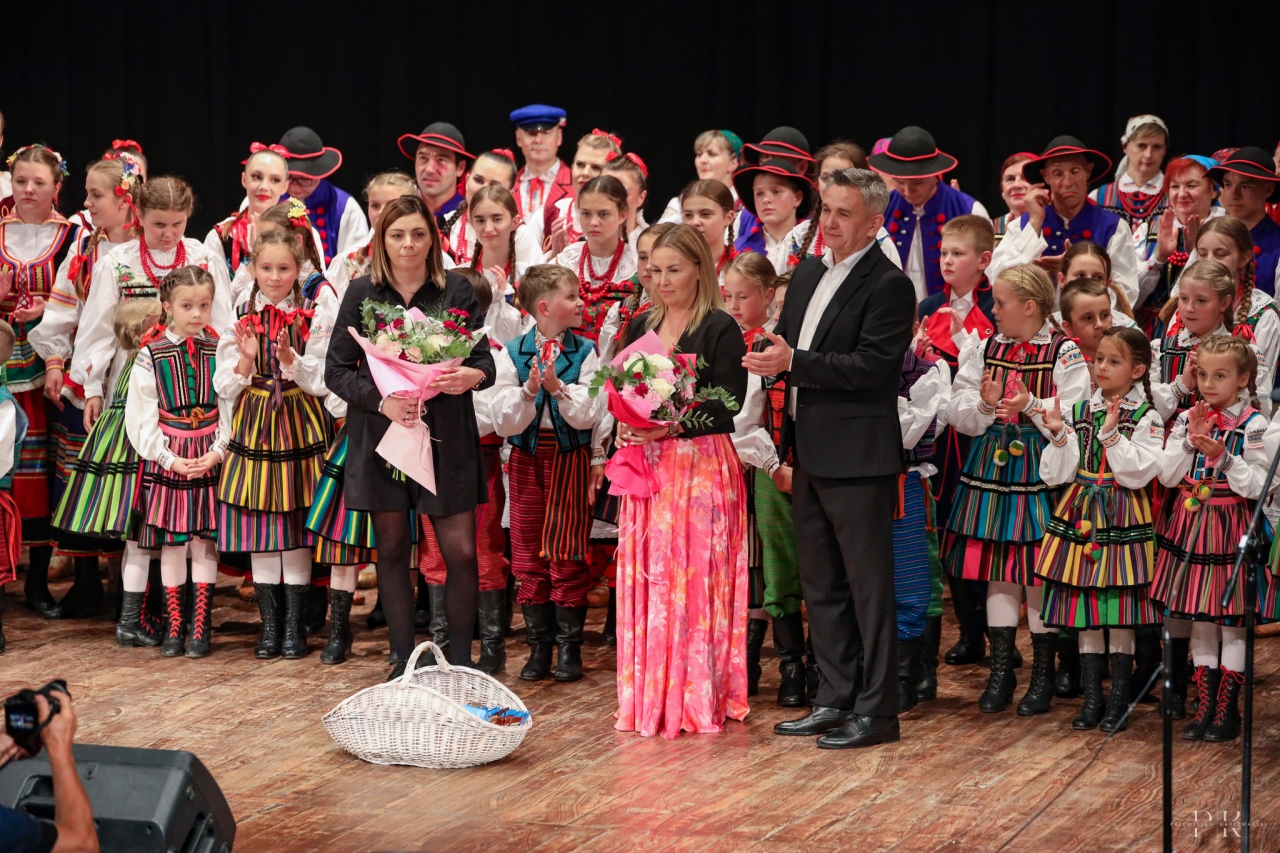 Piękno folkloru na scenie MDK