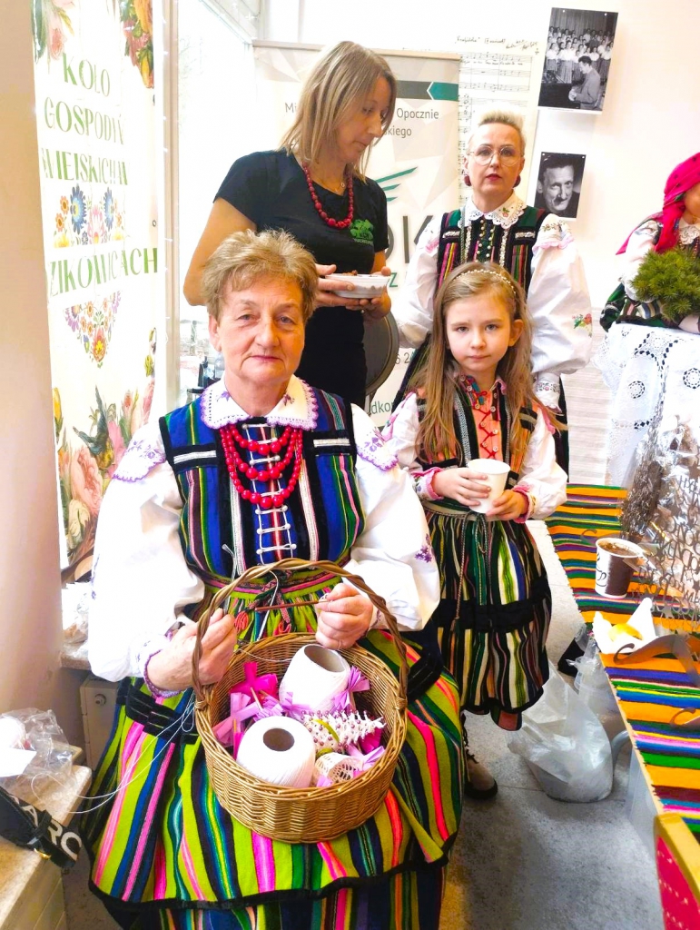 Gospodynie na Jarmarku Bożonarodzeniowym