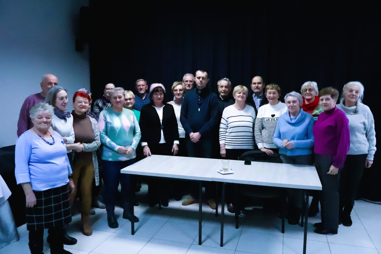 Seniorzy zainteresowani historią