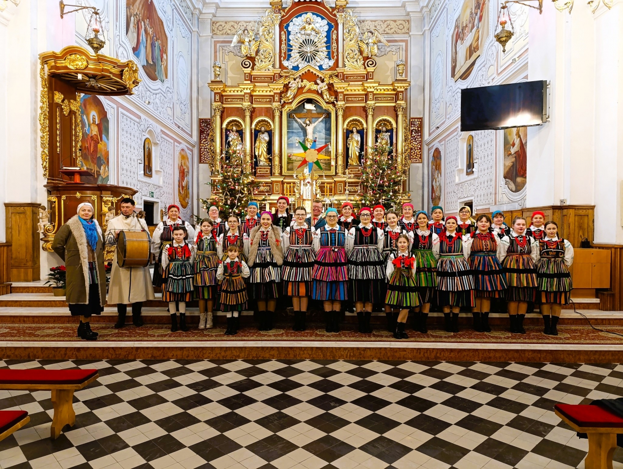 Opoczyńskie Nuty podczas kolędowania