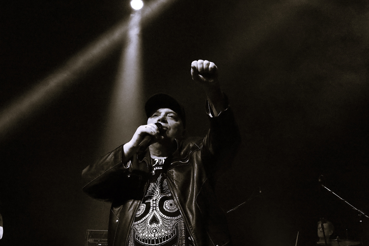 Krzysztof Skiba na scenie MDK