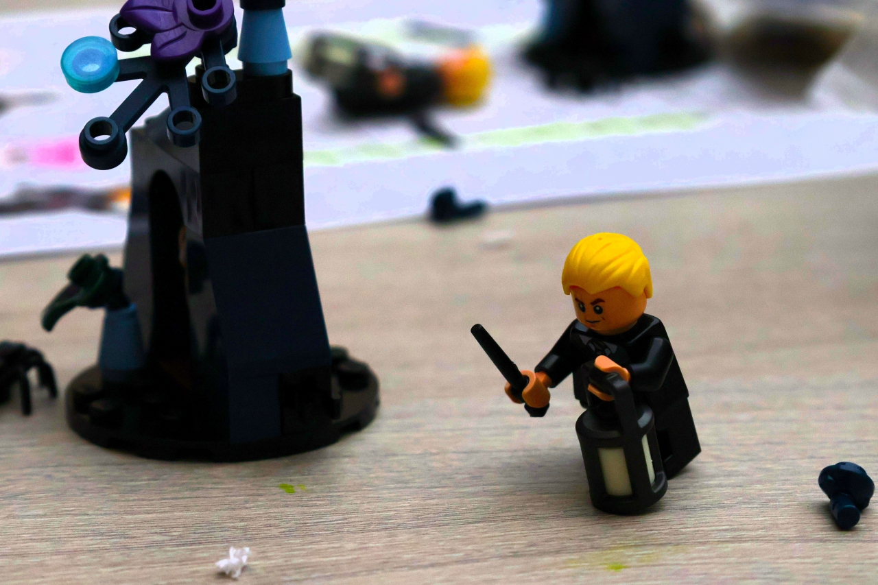 Kreatywne ferie z MDK. Dzieci tworzyły breloczki z klocków LEGO