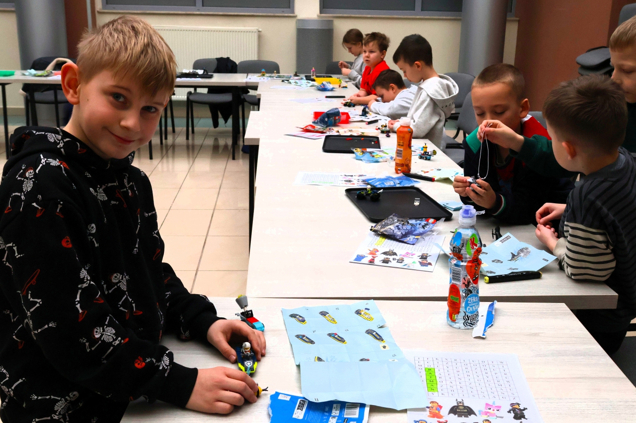 Chłopiec na zajęciach