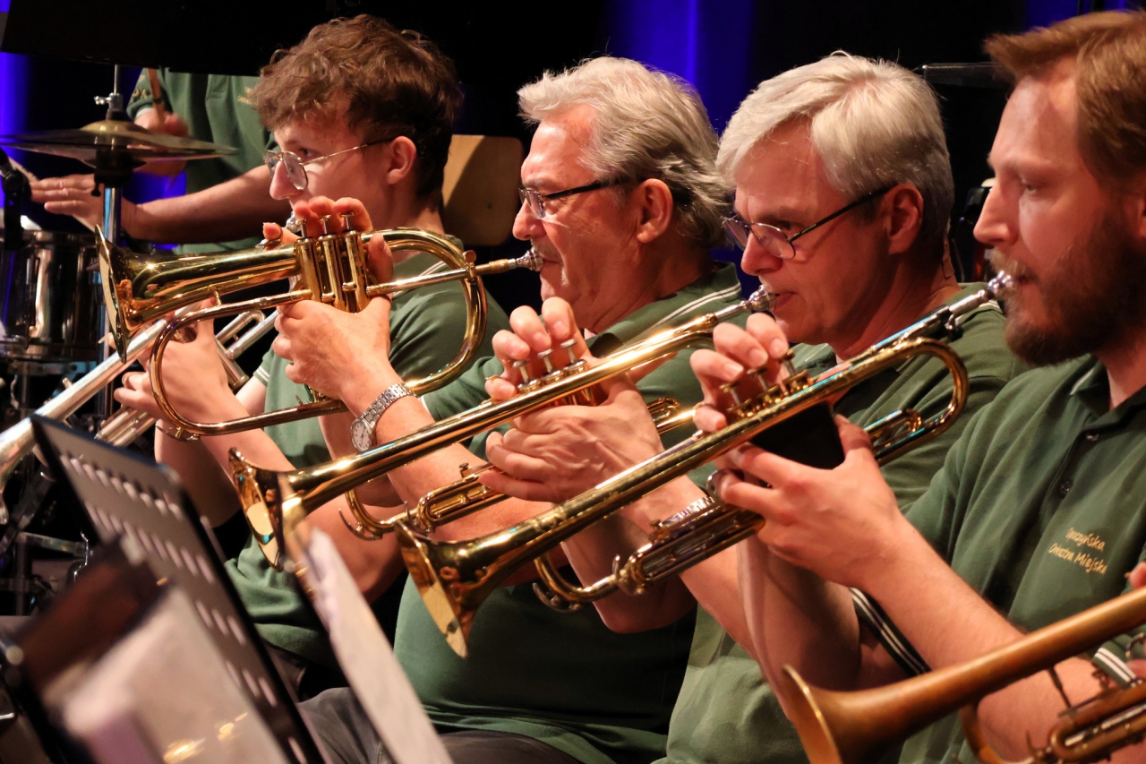 Orkiestra Orkiestra na scenie MDK