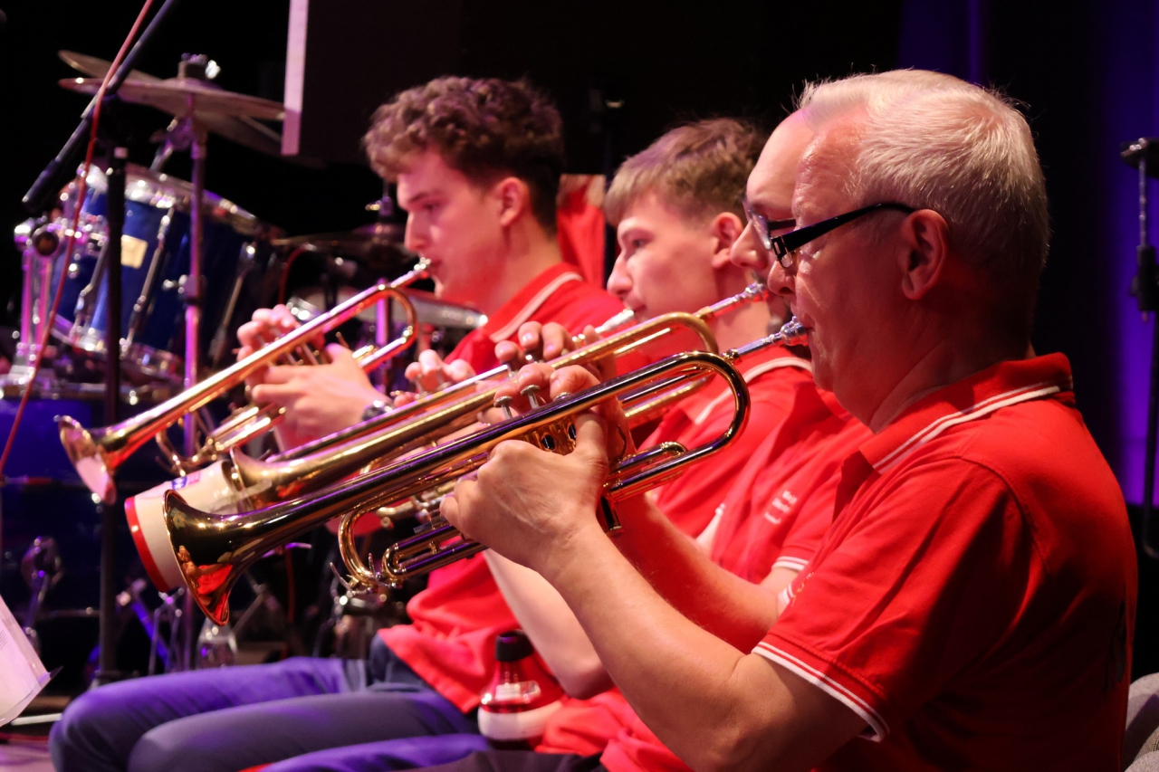 Orkiestra Orkiestra na scenie MDK
