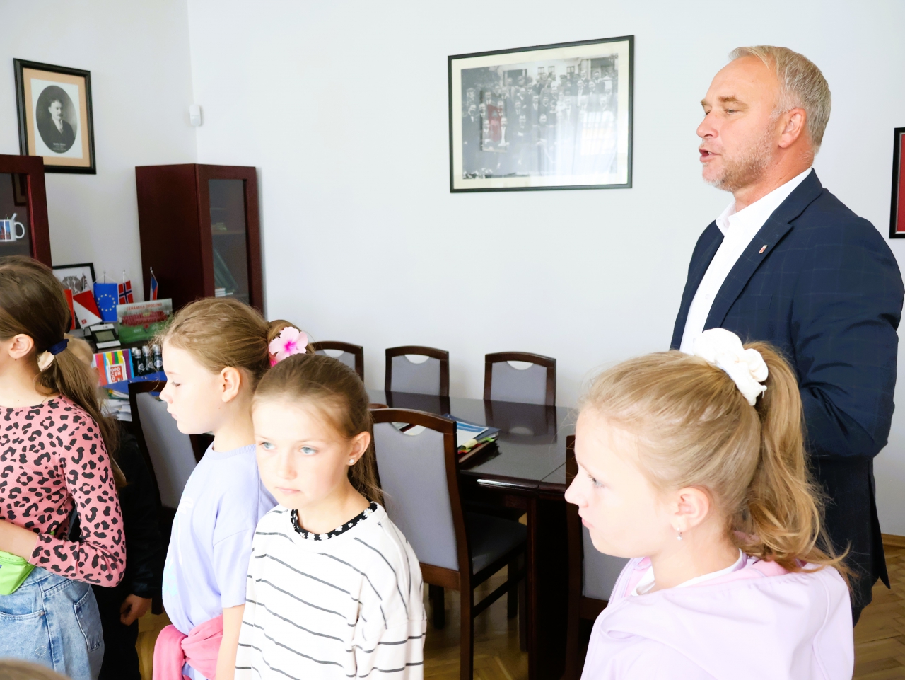 Poznali pracę samorządu i zajrzeli do gabinetu burmistrza