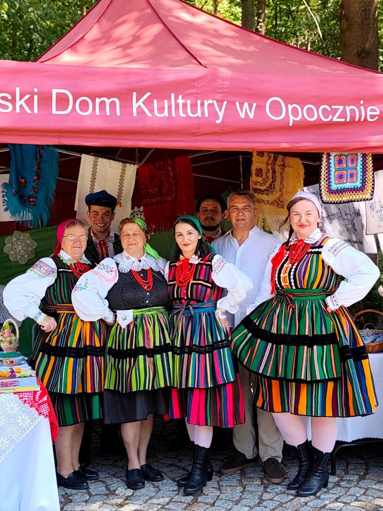 Dyrektor i delegacja z MDK Dyrektor i delegacja z MDK